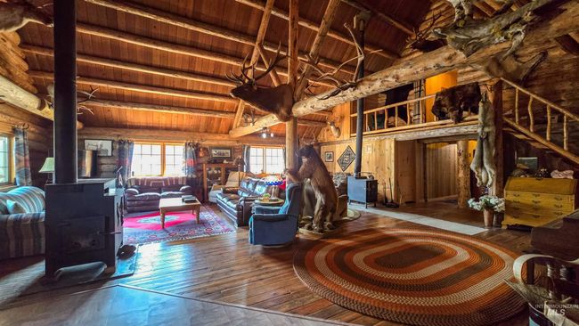 2742 Dixie Rd, Home with 9 bedrooms, 4 bathrooms and null parking in Dixie ID | Image 9