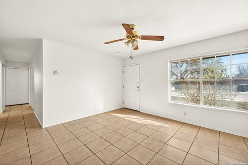 5823 Castle Brook Dr, San Antonio, TX, 78218-4107 | Card Image