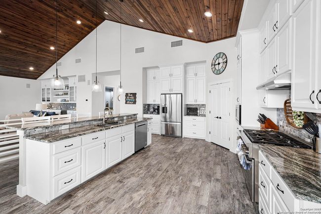 1447 Tamarack Dr, House other with 6 bedrooms, 9 bathrooms and null parking in Canyon Lake TX | Image 11