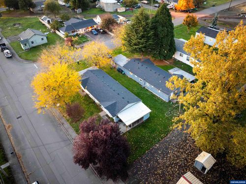 523-521 - 523 Walnut St, Independence, OR, 97351-2137 | Card Image