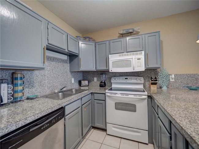 Kitchen | Image 12