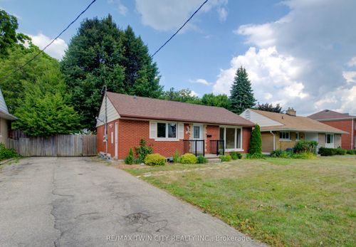 28 Jack Ave, Kitchener, ON, N2M1Z8 | Card Image