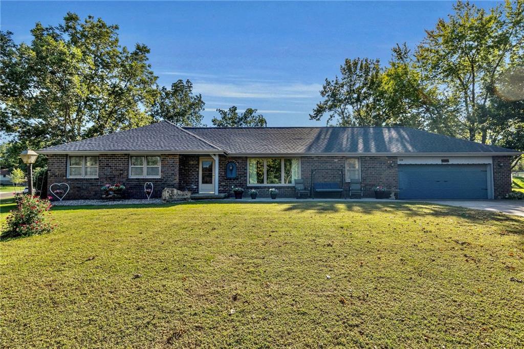 Frederick Dr, Gower, MO 64454