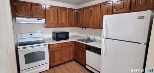 104-153 Bull Hill Ln, West Haven, CT, 06516-3930 | Card Image