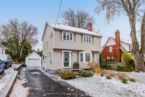 {{alt}} | Card Image