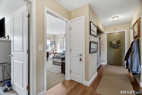 46-46 Henry St, Norwich, CT, 06360-6458 | Card Image
