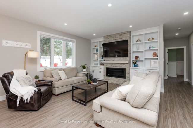 109 Greenwood Dr, House other with 3 bedrooms, 2 bathrooms and 8 parking in Bonfield ON | Image 20