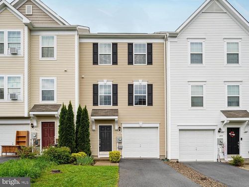 408 Rumbling Rock Rd, HEDGESVILLE, WV, 25427-4522 | Card Image