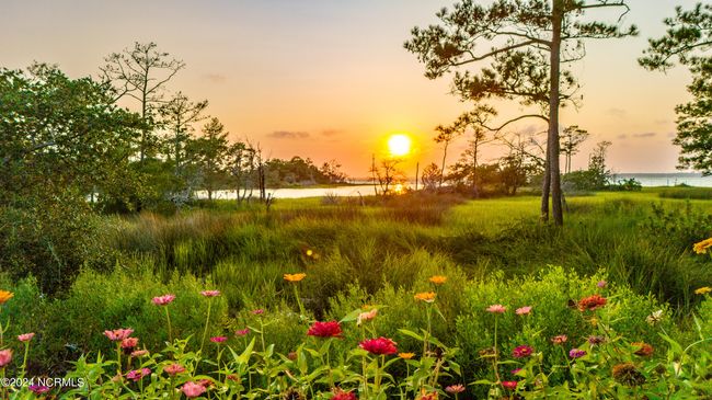 5 West Ct, House other with 6 bedrooms, 5 bathrooms and 1 parking in Pine Knoll Shores NC | Image 4