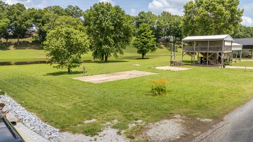 694 River Rd, Clifton, TN, 38425 | Card Image