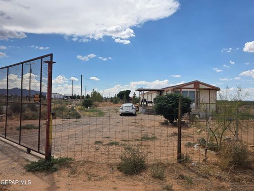 1228 Camino Real Dr, Chaparral, NM, 88081-8047 | Card Image