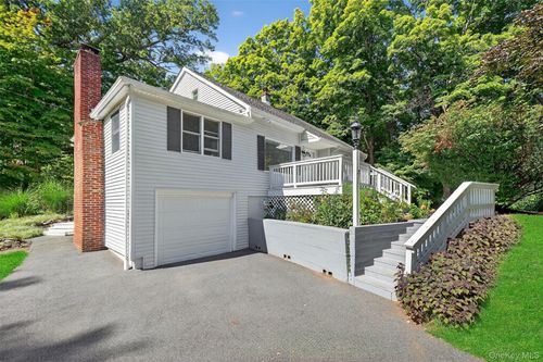 4 Knolls Rd, Poughkeepsie, NY, 12601-1164 | Card Image