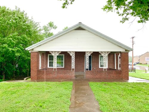 917 Sinclair Dr, Clarksville, TN, 37042-7447 | Card Image