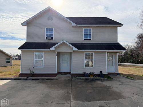 927 E Margaret St, Piggott, AR, 72454-2300 | Card Image