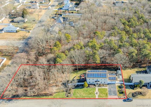 123 9th Ave, Holtsville, NY, 11742-2336 | Card Image