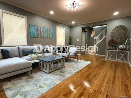 177 Roberta St, Valley Stream, NY, 11580-2734 | Card Image