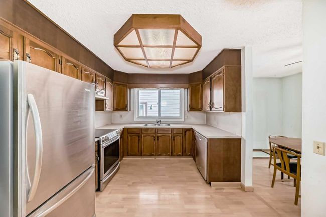 3224 108 Avenue Sw, Home with 3 bedrooms, 3 bathrooms and 2 parking in Calgary AB | Image 15