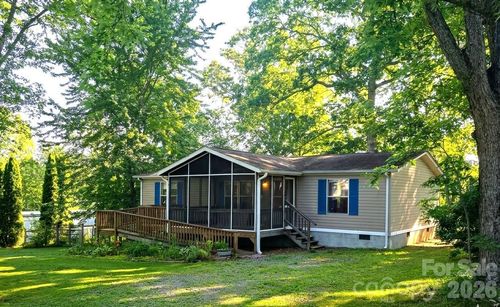 403 Doliver Dr, Horse Shoe, NC, 28742-8712 | Card Image