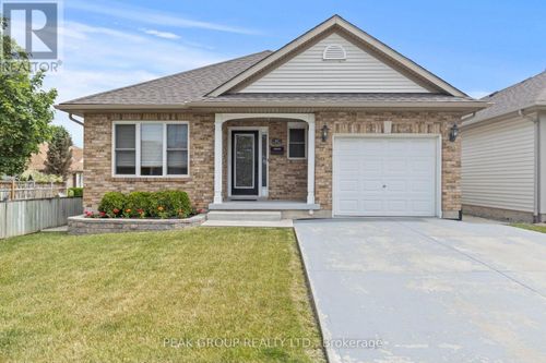 4C Wood Street, St. Catharines (Fairview), ON, L2N2A9 | Card Image