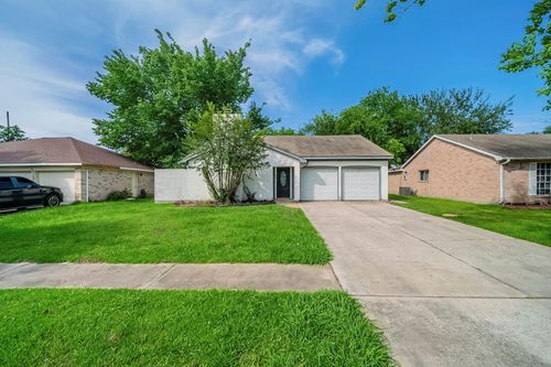 7218 Winding Trace Dr, Houston, TX, 77086-1856 | Card Image