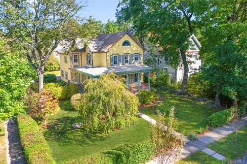 319 Melbourne Ave, Mamaroneck, NY, 10543-2728 | Card Image