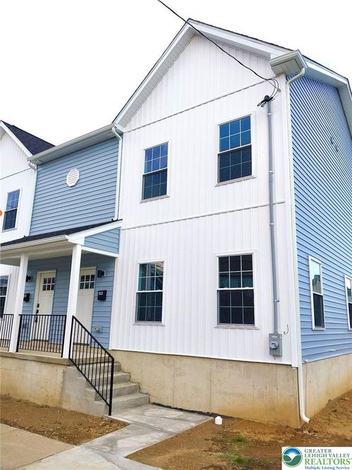 922 Centre St, EASTON, PA, 18042-6473 | Card Image