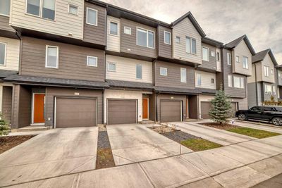 345 Skyview Ranch Cir Ne, Townhouse with 3 bedrooms, 2 bathrooms and 3 parking in Calgary AB | Image 2