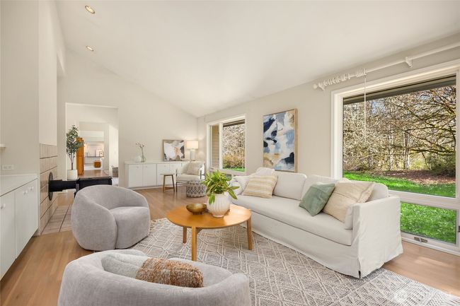 10123 Ne Kitsap St, House other with 4 bedrooms, 3 bathrooms and 3 parking in Bainbridge Island WA | Image 8