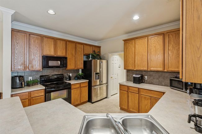 6119 Cypress Point Dr, Townhouse with 2 bedrooms, 2 bathrooms and null parking in Garland TX | Image 8