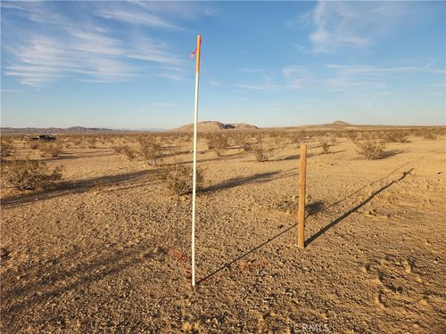 19200 Chisholm Trl, Helendale, CA, 92342 | Card Image