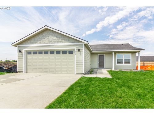 218 Sw Sparrow St, Boardman, OR, 97818 | Card Image