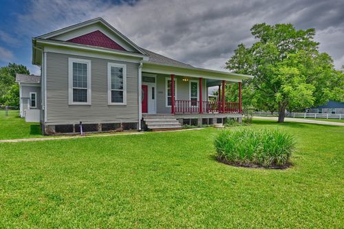 1406 Victoria St, Navasota, TX, 77868-2117 | Card Image