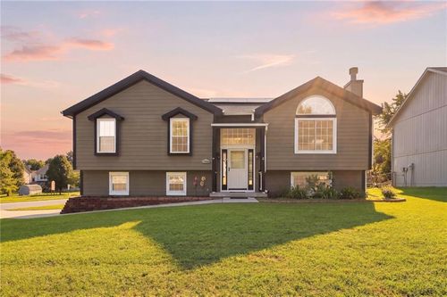 16403 Hinkle Ave, Belton, MO, 64012-5475 | Card Image