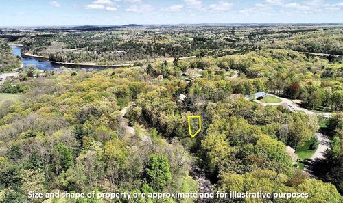 31 Eagles Nest, Baraboo, WI, 53913-9048 | Card Image