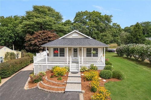 147 Foddering Farm Rd, Narragansett, RI, 02882-4103 | Card Image