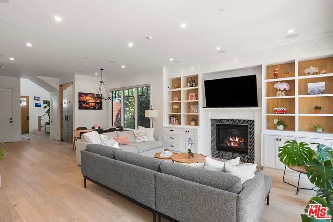 1086 Marco Pl, House other with 4 bedrooms, 4 bathrooms and 3 parking in Venice CA | Image 8