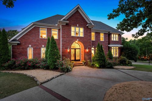 2901 Honors Row Se, Owens Cross Roads, AL, 35763-9337 | Card Image