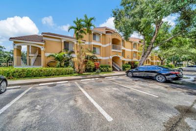 2109 - 2607 Nw 33rd, Condo with 1 bedrooms, 1 bathrooms and null parking in Oakland Park FL | Image 1