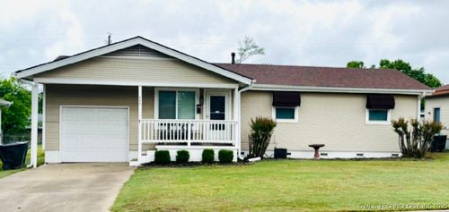 111 32nd St, Sand Springs, OK, 74063-3521 | Card Image