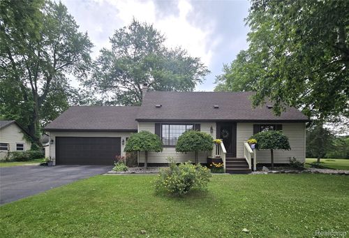 11019 Washington Ave, Mount Morris, MI, 48458-1956 | Card Image
