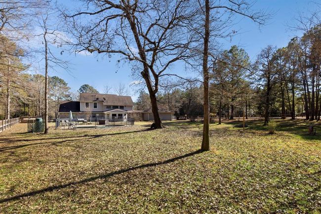 Property feels very private with plenty of room to spread out. | Image 32