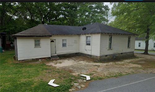 88 E Stephens St, Winder, GA, 30680-2339 | Card Image