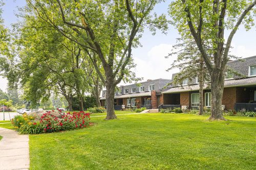 101-11Z Boul. Kirkland, Kirkland, QC, H9J1N2 | Card Image