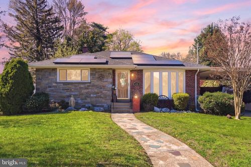 6511 Henwood Ave, PENNSAUKEN, NJ, 08109-1421 | Card Image