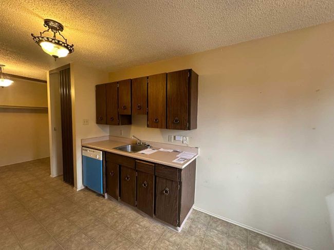 219 - 7801 98 Street, Home with 3 bedrooms, 1 bathrooms and 1 parking in Peace River AB | Image 6