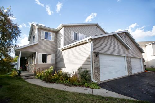 104 Mallard Cir, Beaver Dam, WI, 53916-3323 | Card Image