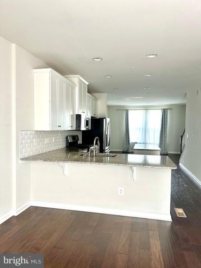 22370 Lucas Ter, Townhouse with 3 bedrooms, 4 bathrooms and null parking in ASHBURN VA | Image 49