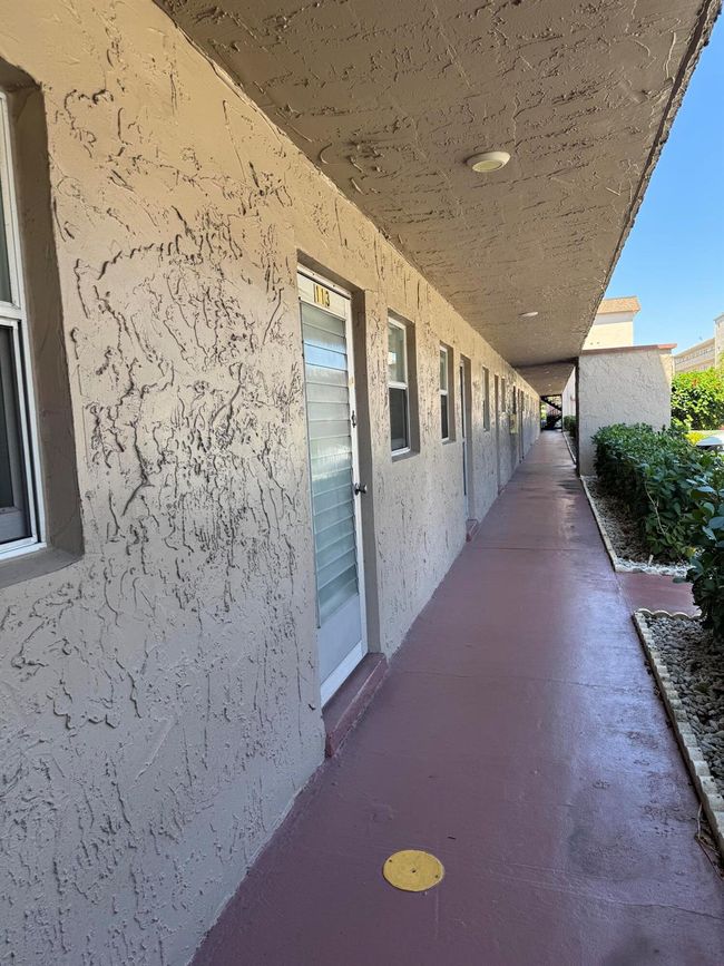 APT-113 - 721 Lori Dr, Condo with 1 bedrooms, 2 bathrooms and null parking in Palm Springs FL | Image 20