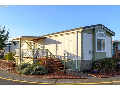 2902 E 2nd St, Newberg, OR, 97132-9641 | Card Image