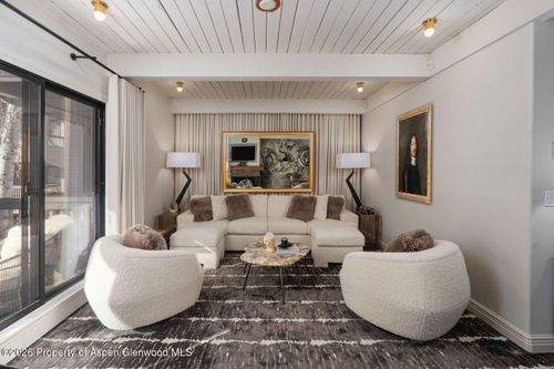 d201-610 S West End St, Aspen, CO, 81611-2142 | Card Image